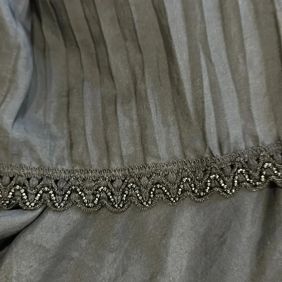 Express Smocked midi skirt 100%Silk - Picture 8 of 8